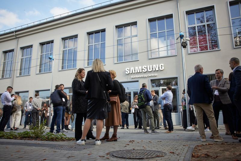 Arrivals at the Samsung Conference Center, Tech Zity
